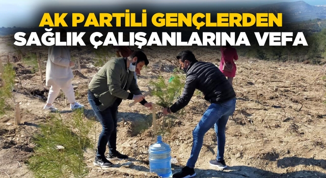 Ak Partili Kuşadalı Gençlerden Sağlık Çalışanlarına Vefa