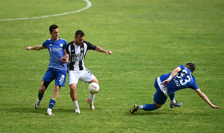 Kuşadasıspor ruhsuz futboluyla Play Off'a veda etti!