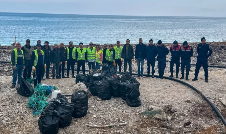 Güzelçamlı Milli Parkta 75 torba atık toplandı