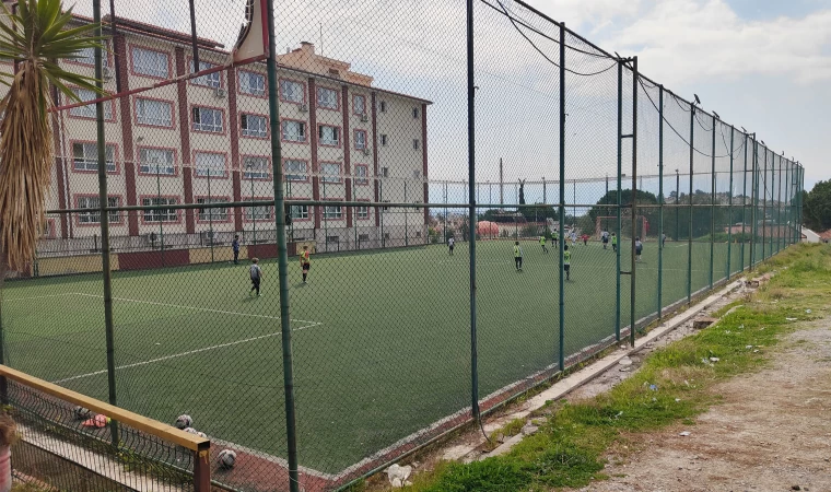 Halı saha maçında kalp krizi geçiren kurye hayatını kaybetti!