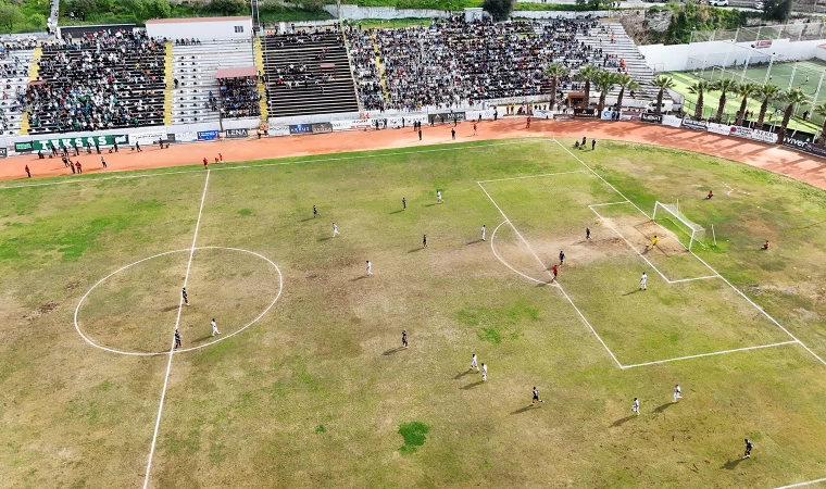 Kuşadasıspor lider Bursa'dan 1 puan kopardı!