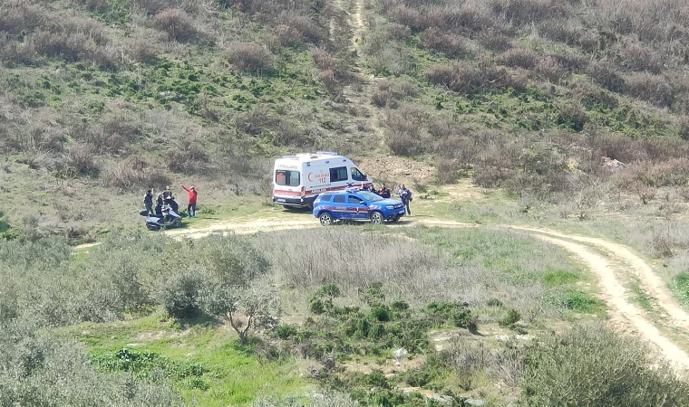 Tarlada devrilen Traktörden savrulan çiftçi hastaneye kaldırıldı!