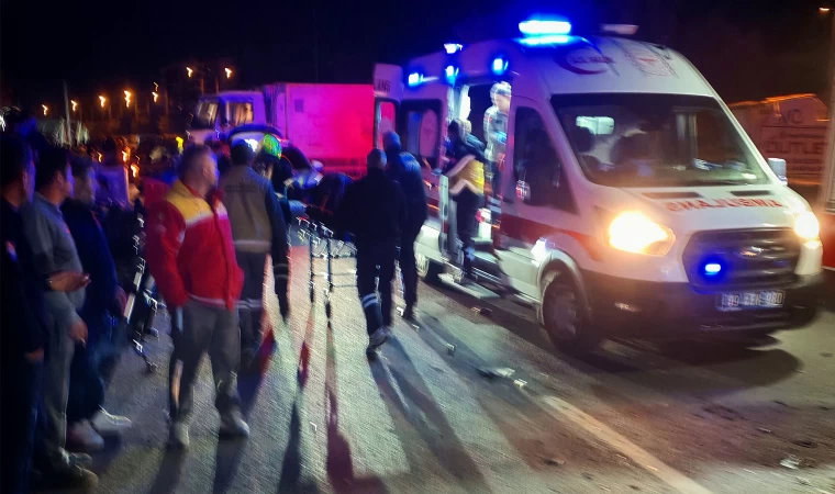 400 promil alkollü sürücü çöp kamyonuna arkadan çarptı! 1 işçi yaralı