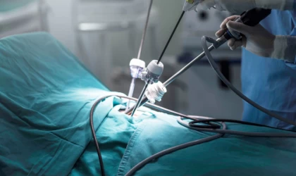 Hastanede skandal! Profesör ve sekreteri gözaltına alındı