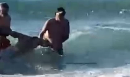 Kuşadası'nda denize giren yaşlı adam boğularak hayatını kaybetti!