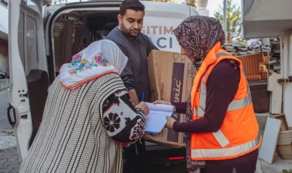 Kuşadası Belediyesi soğuk kış aylarında yuvaları ısıtıyor
