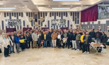 Kuşadası Esnafı Karaman'a Çalım Attı, Başkan Ahmet Çalım'a Devam Dedi!