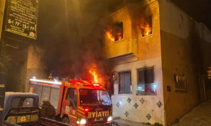 Kuşadası’nda Metruk Binada Korkutan Yangın