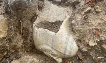 Kuşadası’nda Tarih Gün Yüzüne Çıktı: Postamenti Bulundu